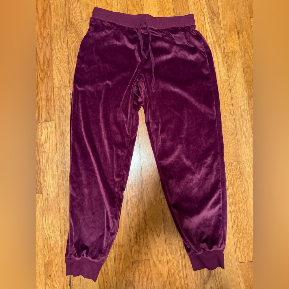 Purple women’s medium sweatpants